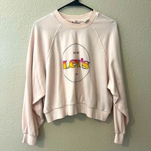 Cropped Levi’s hoodie